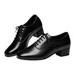 When it comes to formal and semi-formal shoes, Clarks stands out. Renowned for their timeless leather shoes